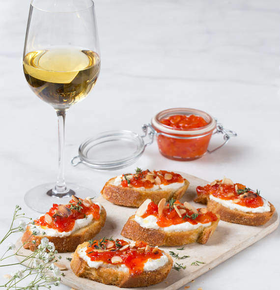 Crostini with ricotta and bell pepper jam